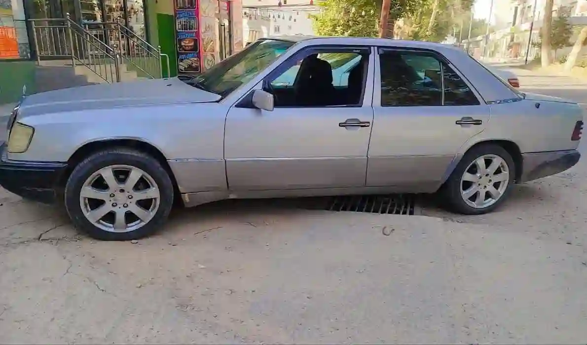 Mercedes-benz E class 1991