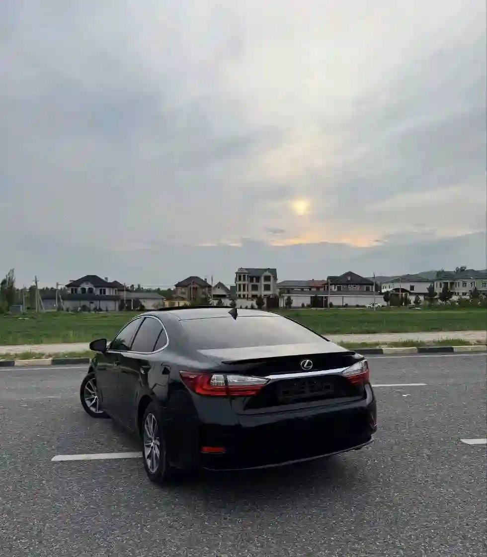 Lexus Es series 2016
