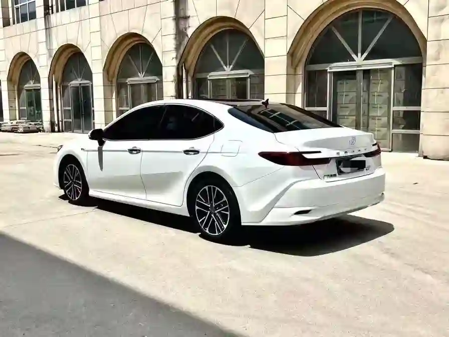 Toyota Camry 2024 — миниатюра 3