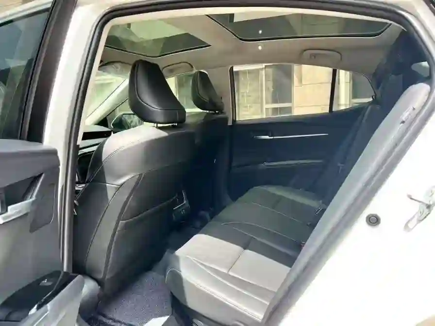 Toyota Camry 2024 — миниатюра 5