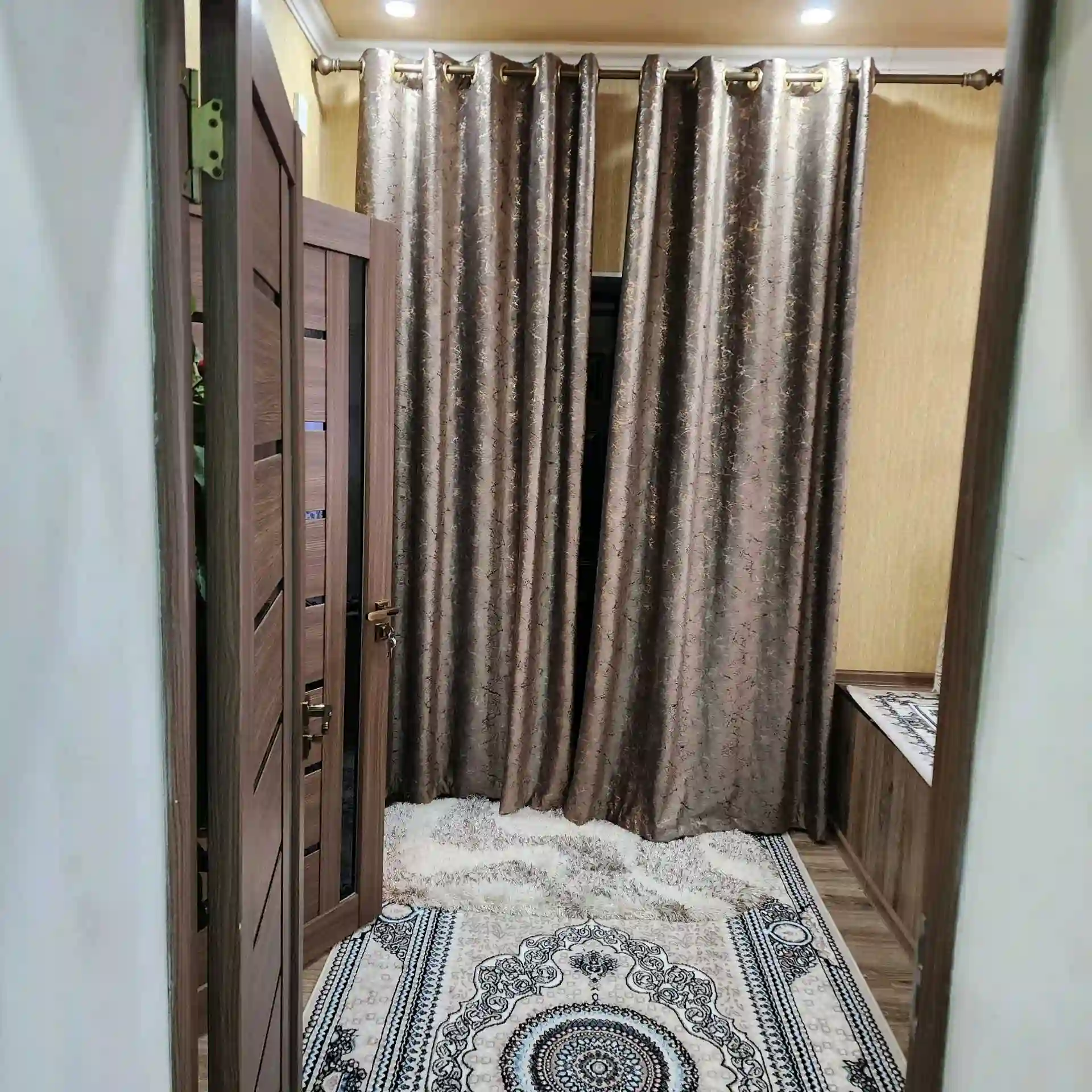 1 этажный, 5-комн. дом, 300 м², 3 соток, РУДАКИ