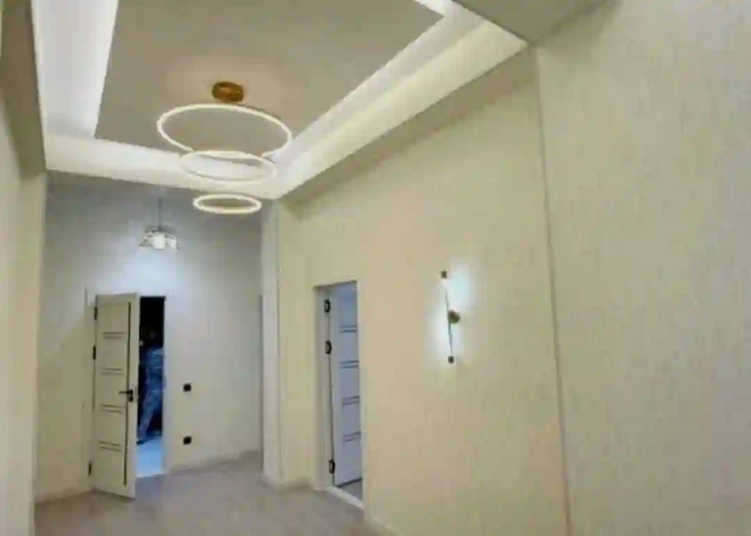2-к квартира, Цокольный этаж, 74 м², Худжанд