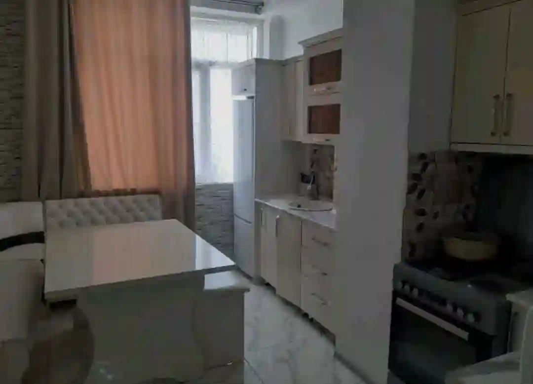 3-к квартира, 8 этаж, 120 м², Фирдавси