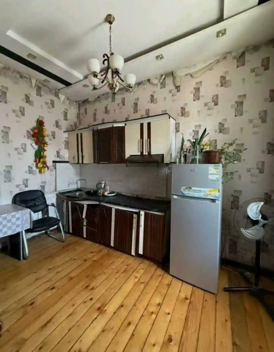 2 этажный, 8-комн. дом, 2002 м², 14 соток, Худжанд