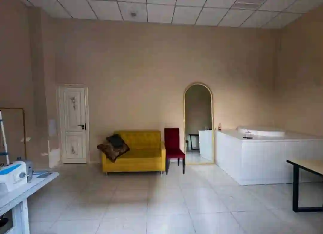 Помещение под свободное назначение