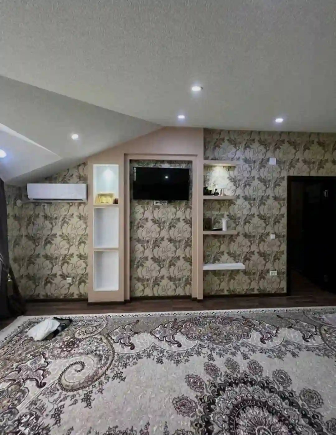 3-к квартира, 6 этаж, 85 м², Худжанд