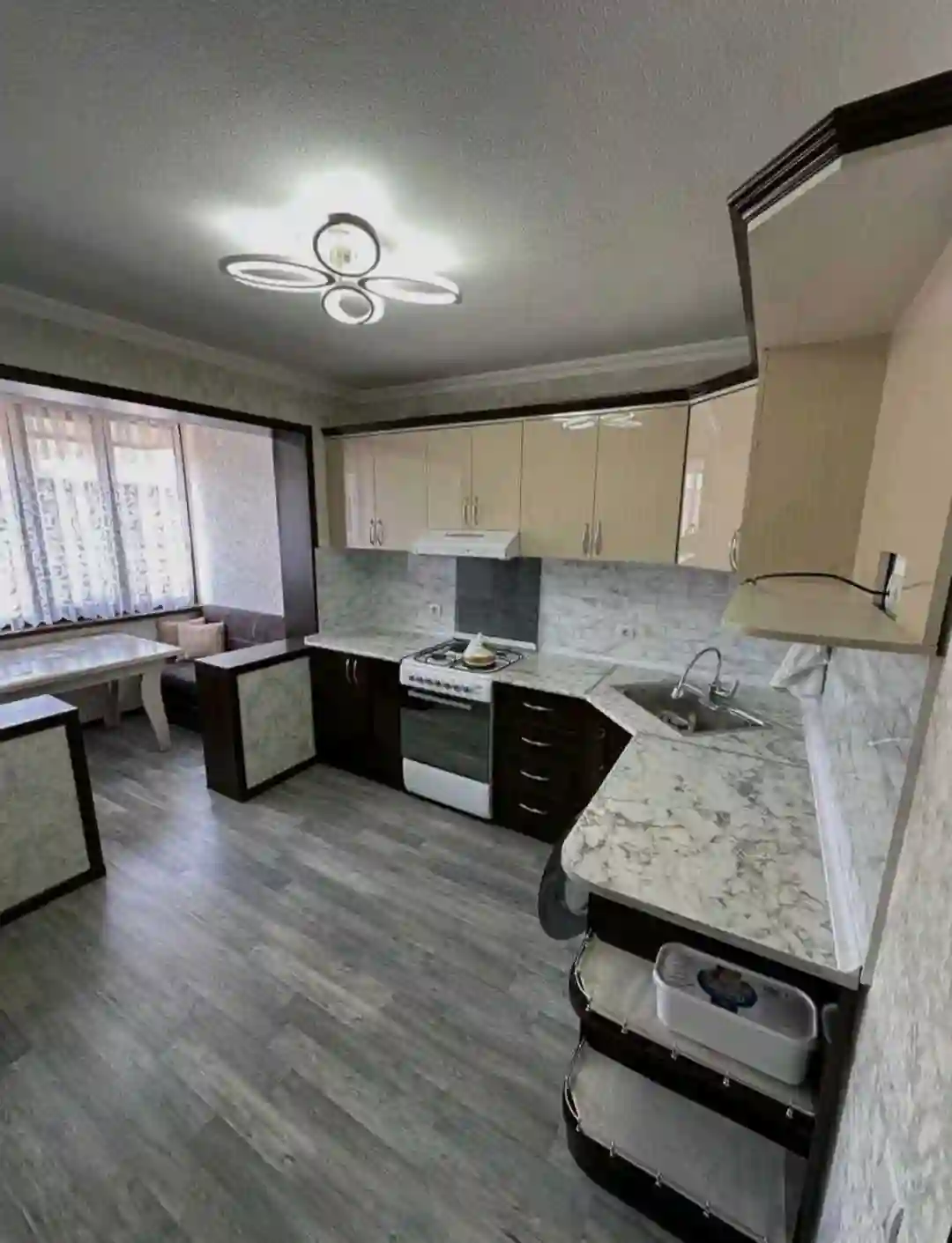 4-к квартира, 3 этаж, 85 м², Худжанд