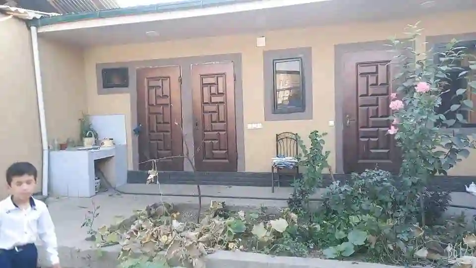 1 этажный, 5-комн. дом, 4 м², 4 соток, Ру ба руи бозори Кушониён.Сомони