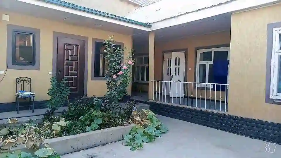 1 этажный, 5-комн. дом, 4 м², 4 соток, Ру ба руи бозори Кушониён.Сомони