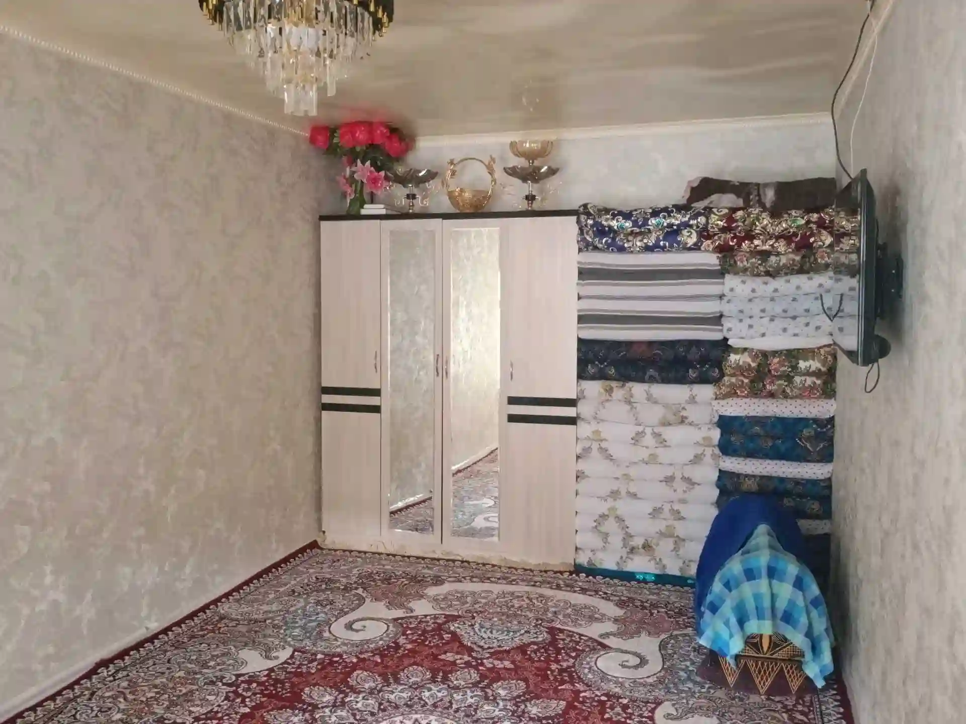 1 этажный, 4-комн. дом,  м², 8 соток, н Шоҳмансур