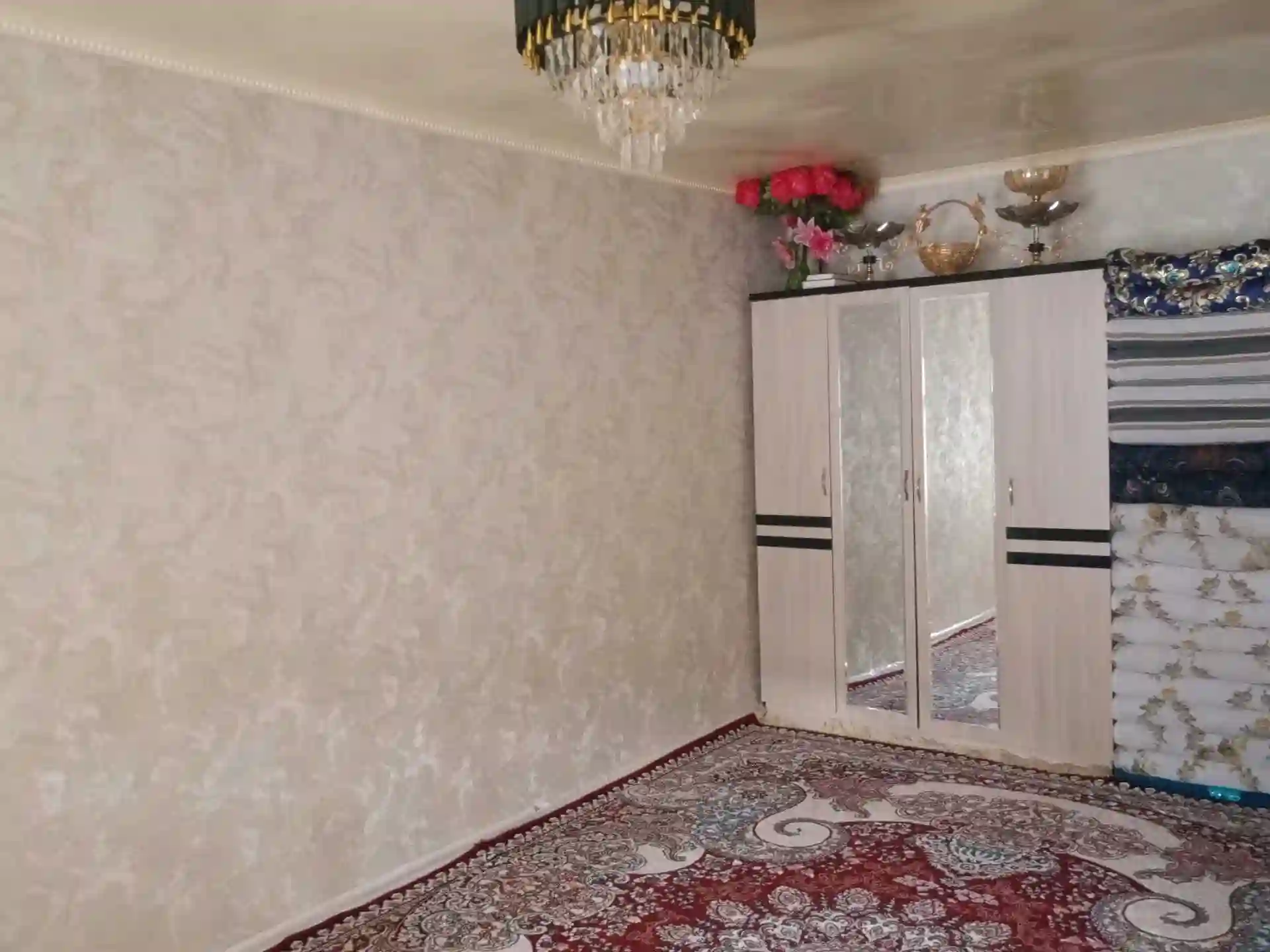 1 этажный, 4-комн. дом,  м², 8 соток, н Шоҳмансур