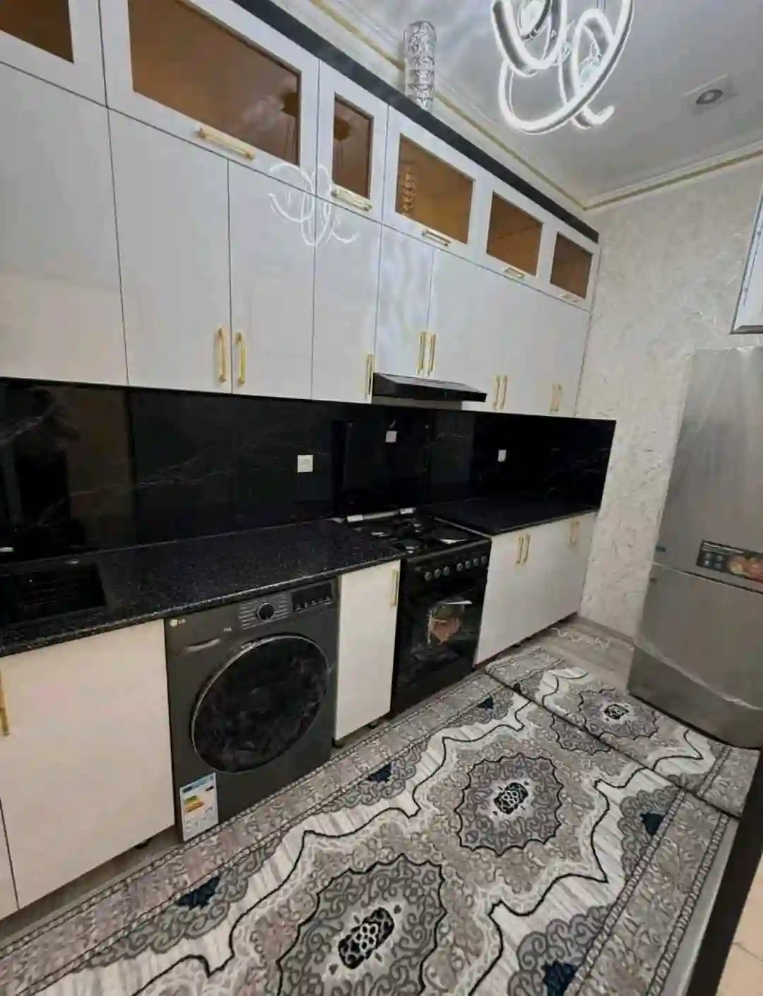 3-к квартира, 10 этаж, 77 м², Фирдавси