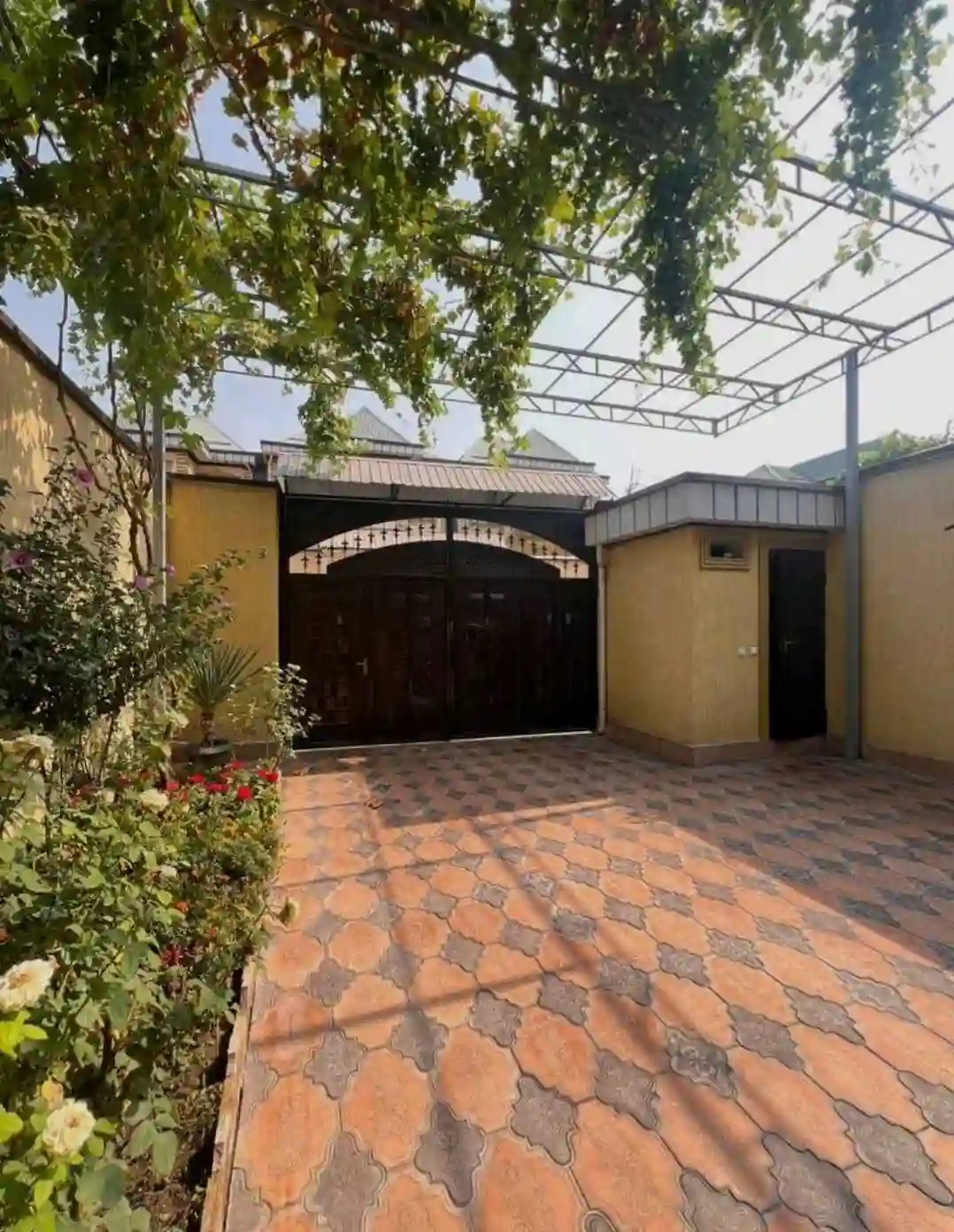 2 этажный, 4-комн. дом, 1342 м², 2 соток, Фирдавси