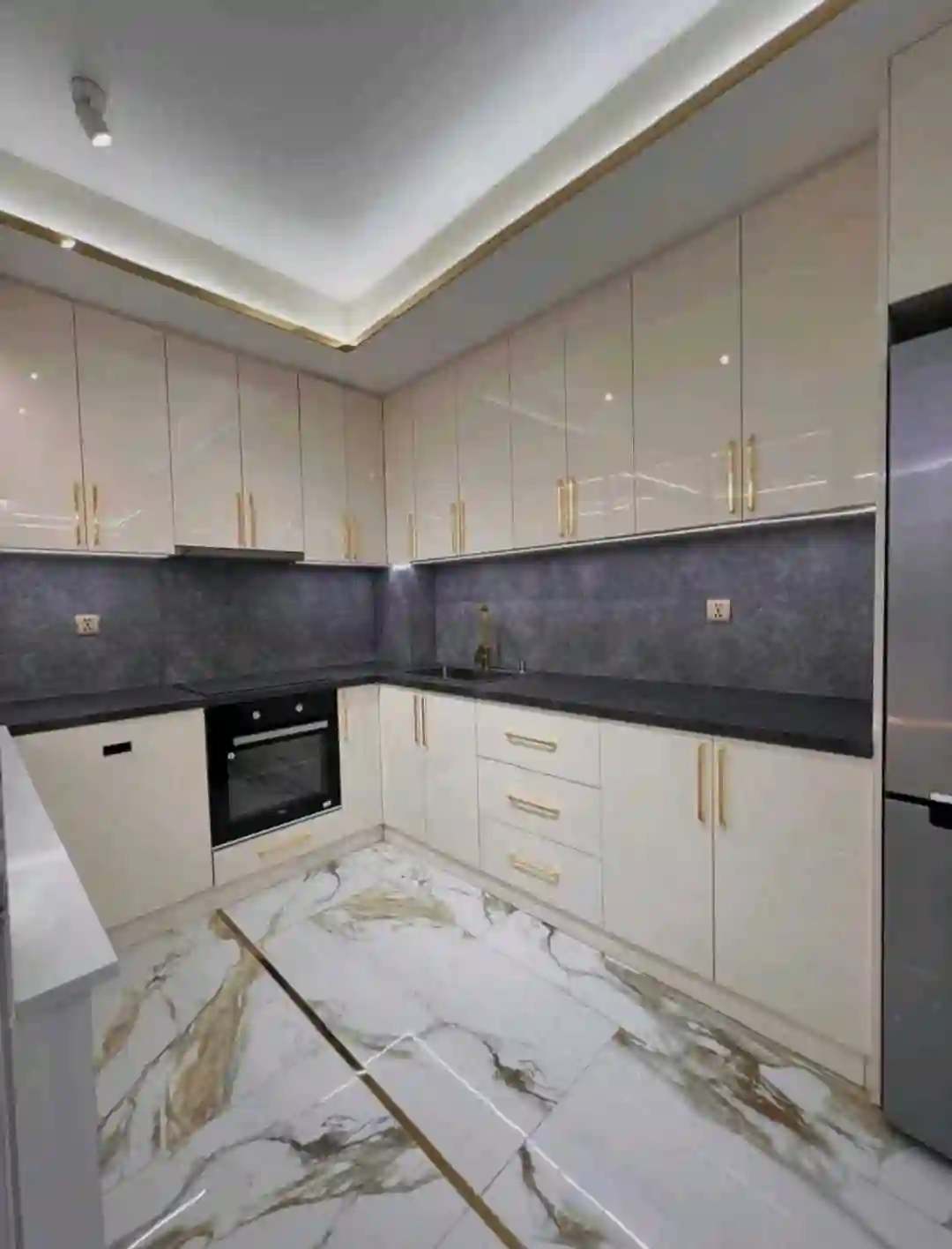 2-к квартира, 3 этаж, 75 м², Шохмансур
