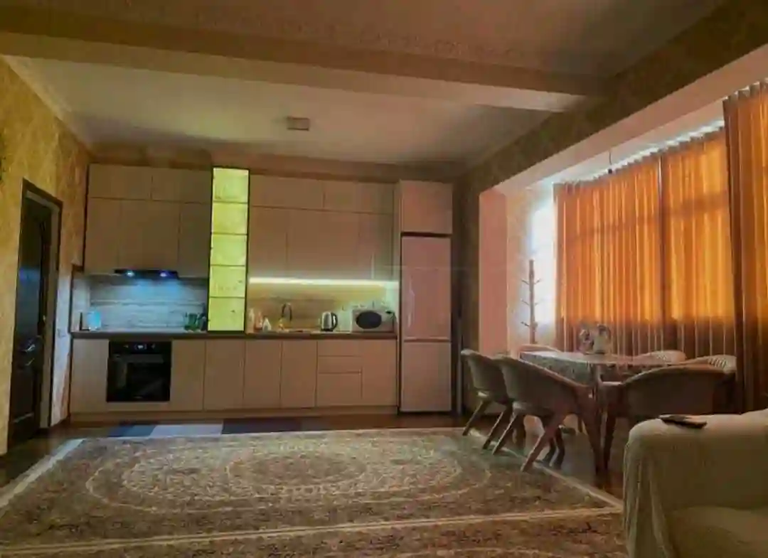 2-к квартира, 1 этаж, 83 м², Сино