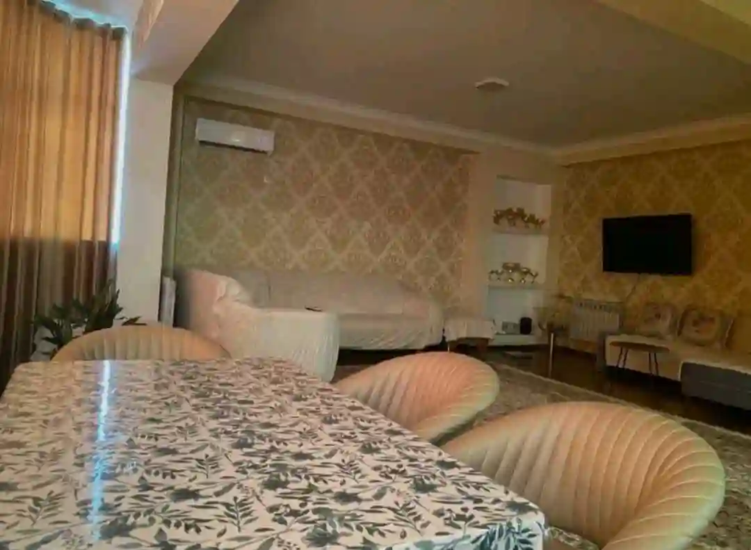 2-к квартира, 1 этаж, 83 м², Сино