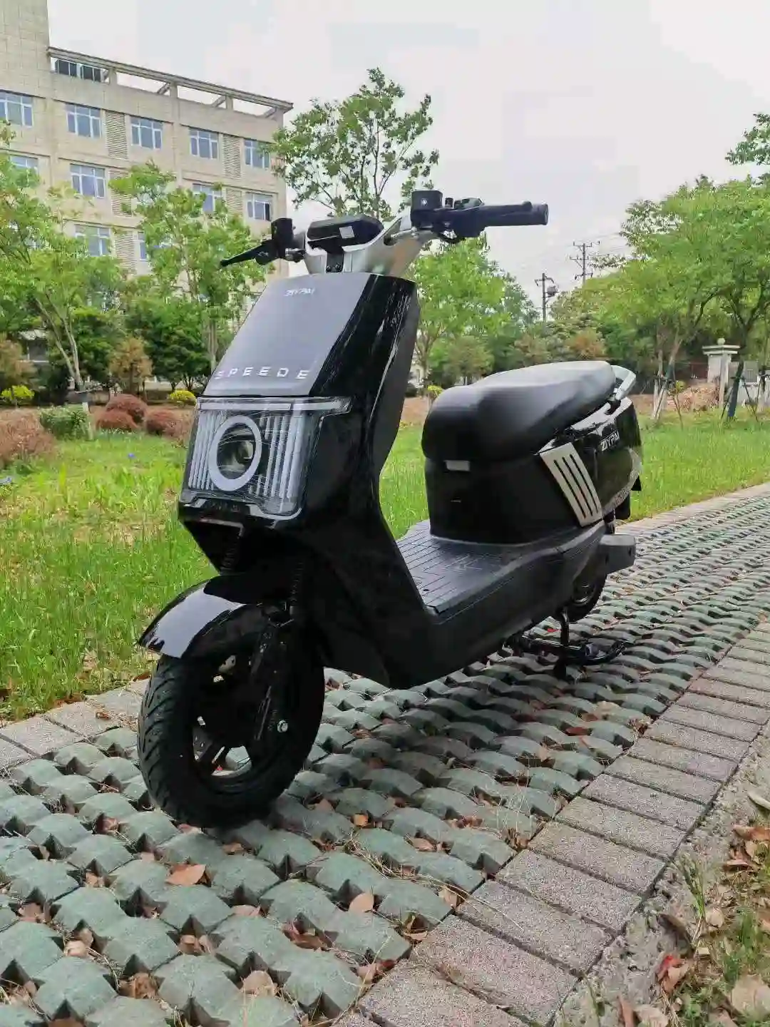 Скутер SPEEDE