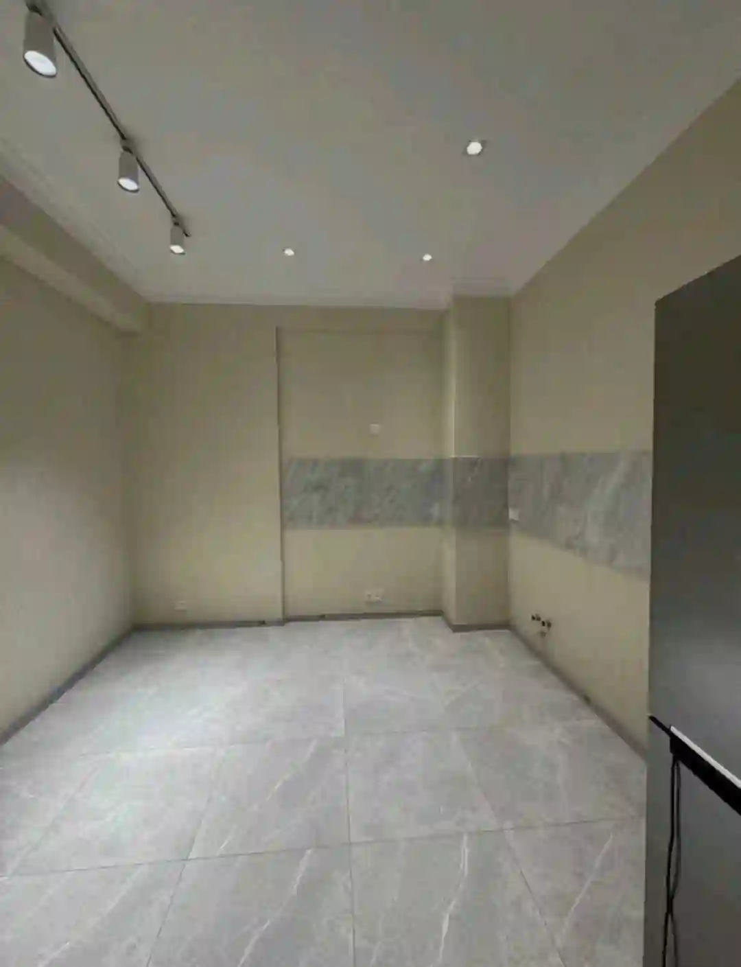2-к квартира, 1 этаж, 64 м², Сино
