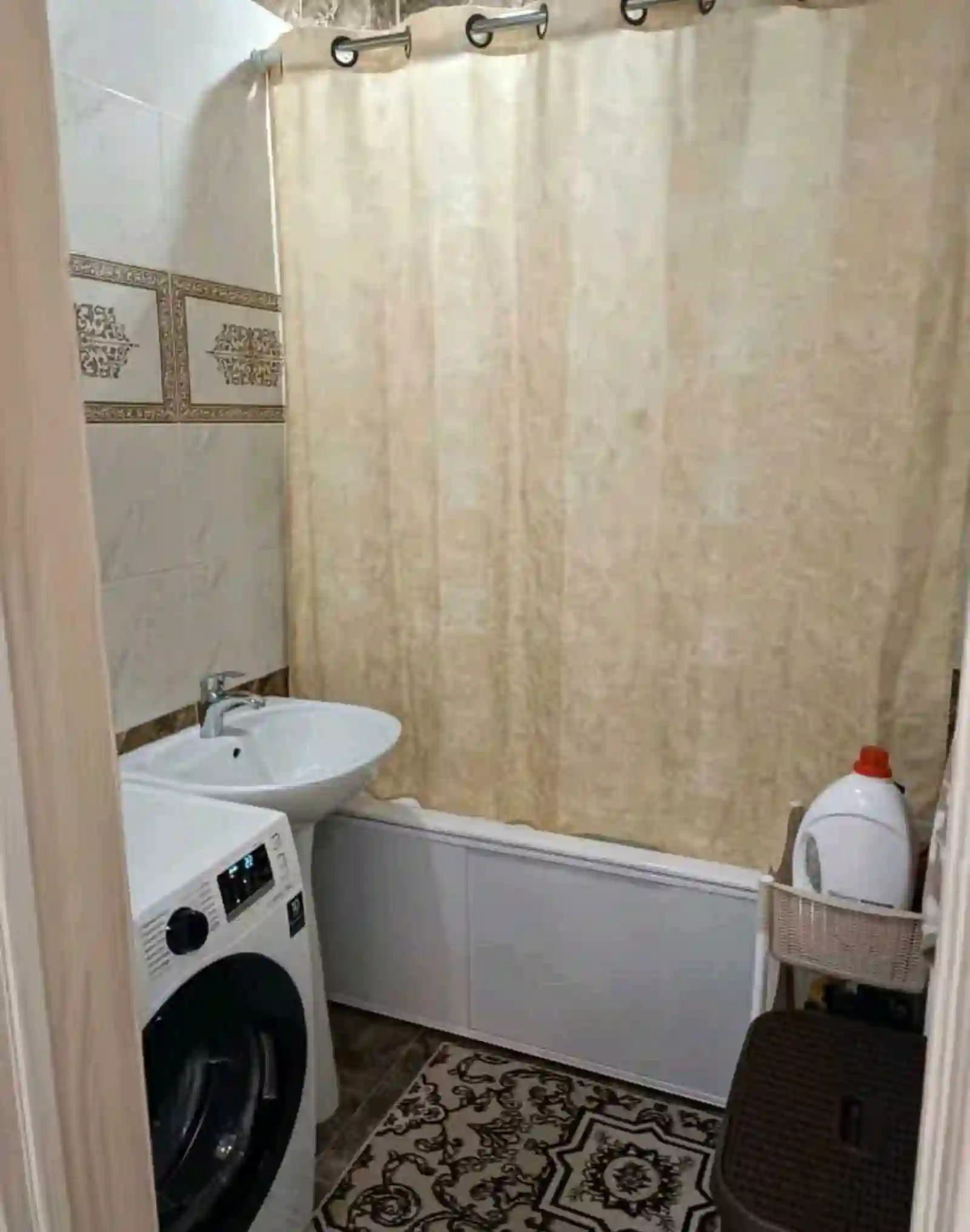 3-к квартира, 16 этаж, 81 м², Шохмансур