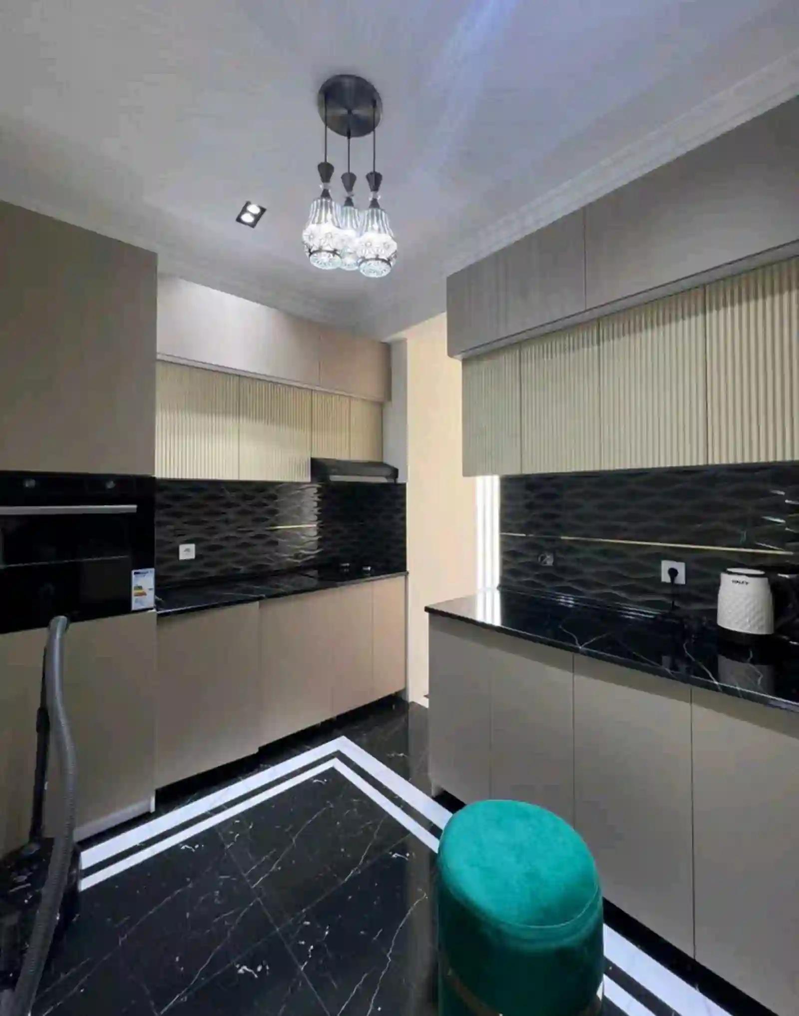 2-к квартира, 11 этаж, 82 м², Шохмансур