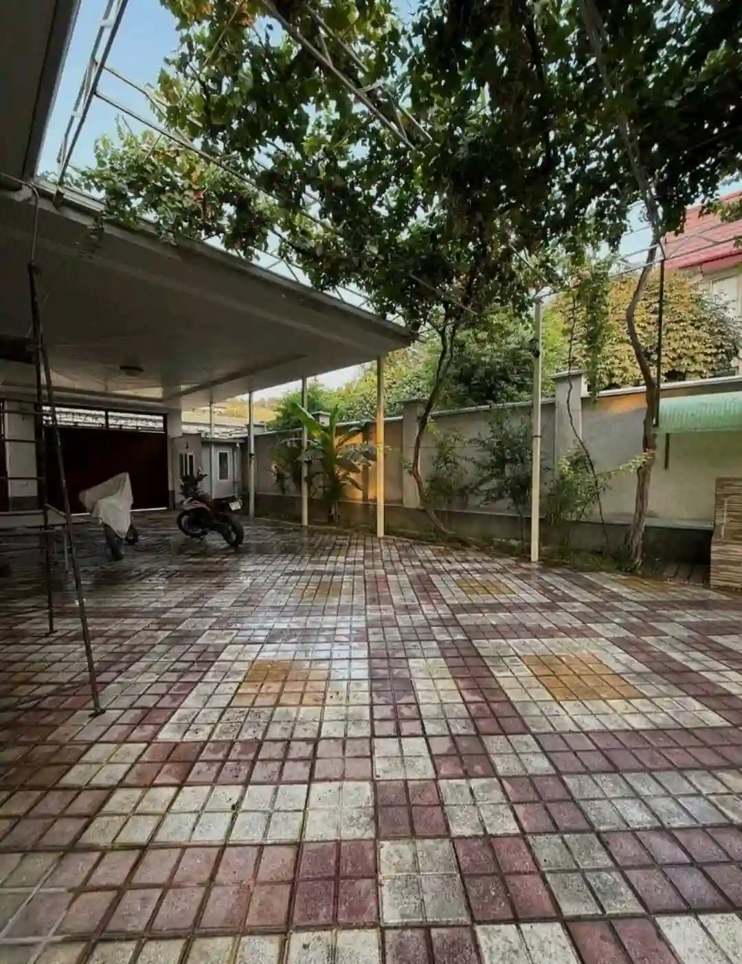 1 этажный, 4-комн. дом, 240 м², 8 соток, Исмоил Сомони