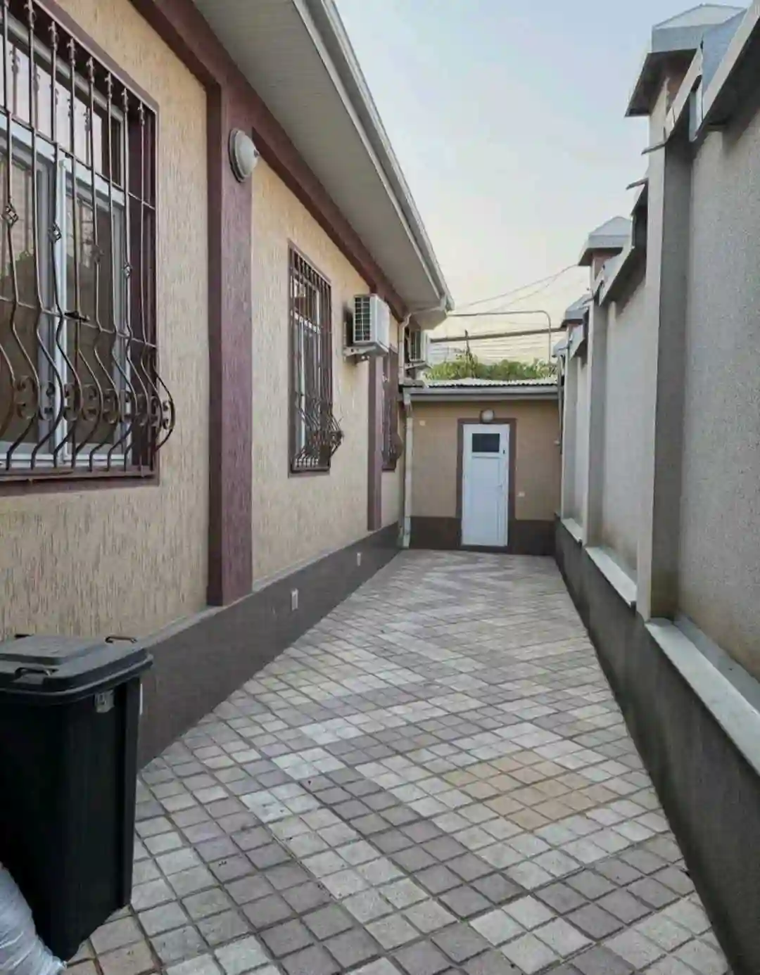 1 этажный, 4-комн. дом, 240 м², 8 соток, Исмоил Сомони