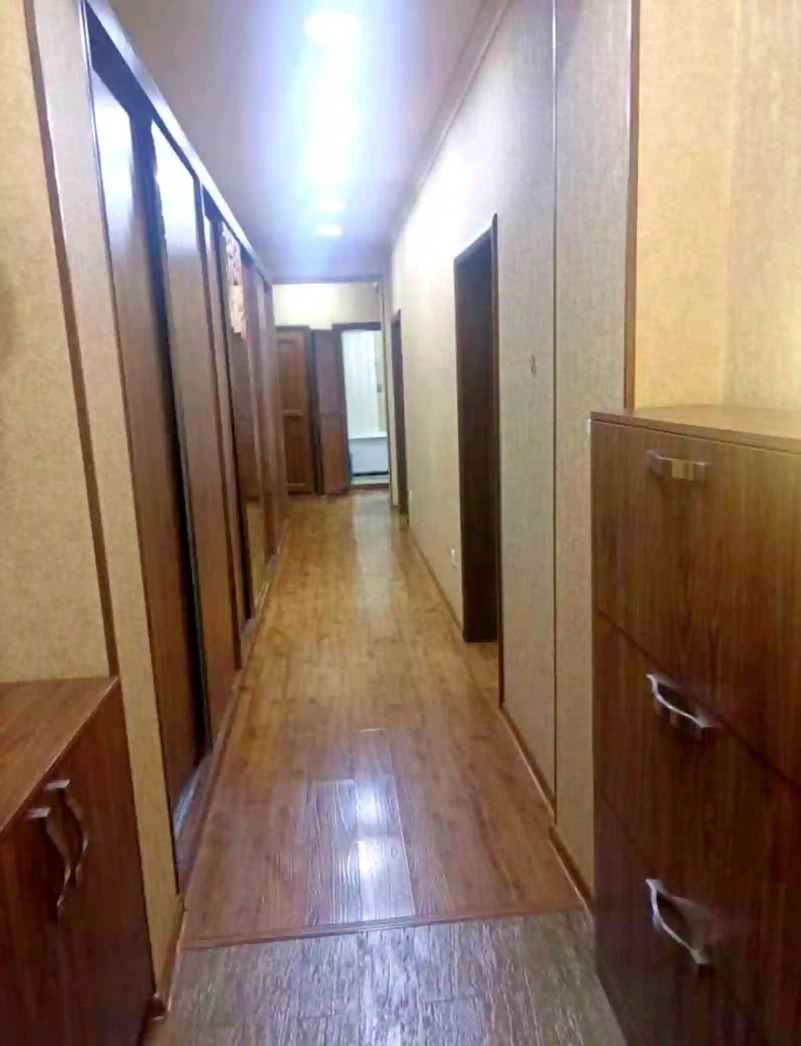 2-к квартира, 3 этаж, 83 м², Шохмансур