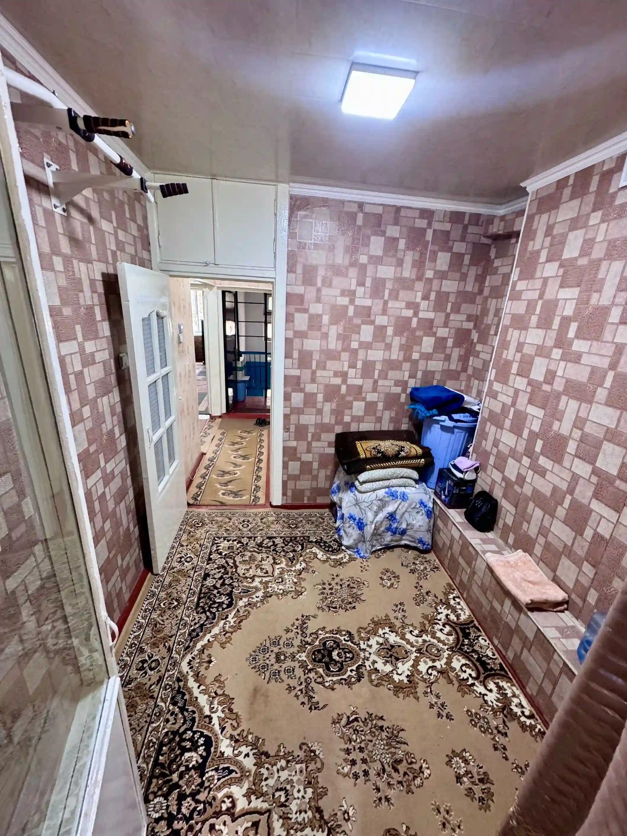 2-к квартира, 4 этаж, 62 м², 2мкр, Нотариус