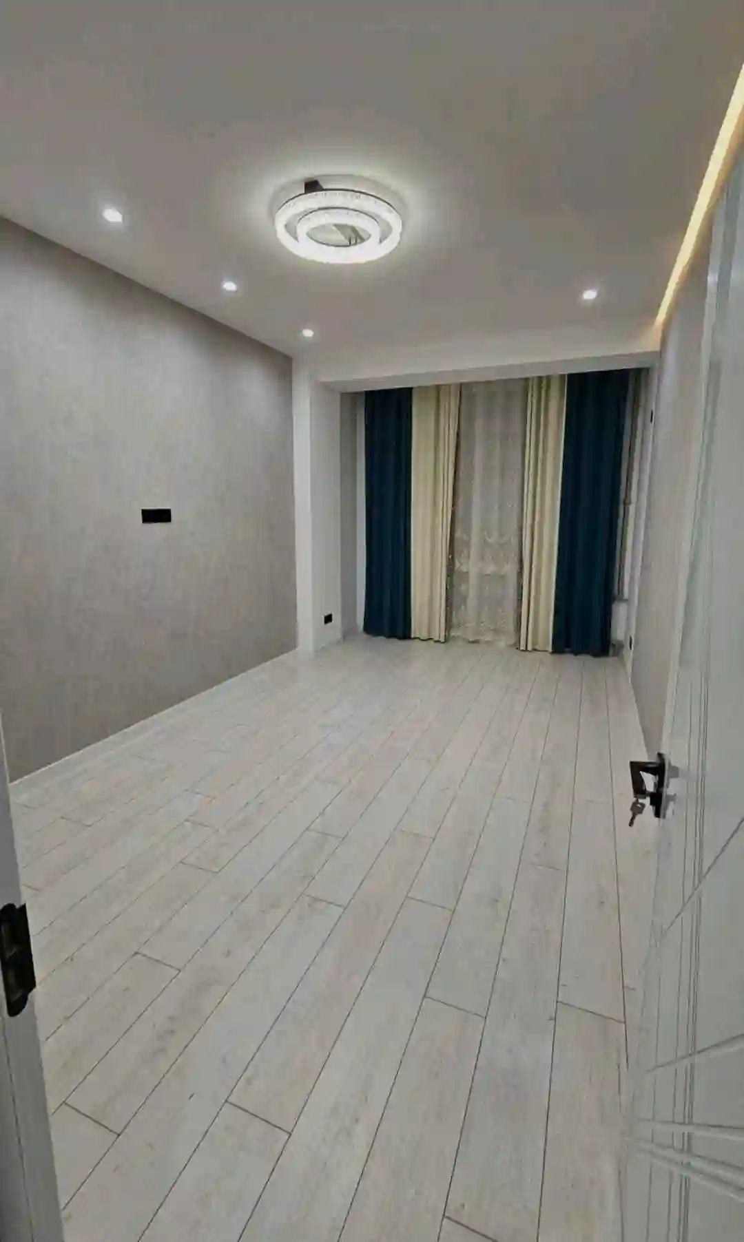 3-к квартира, 17 этаж, 77 м², Фирдавси