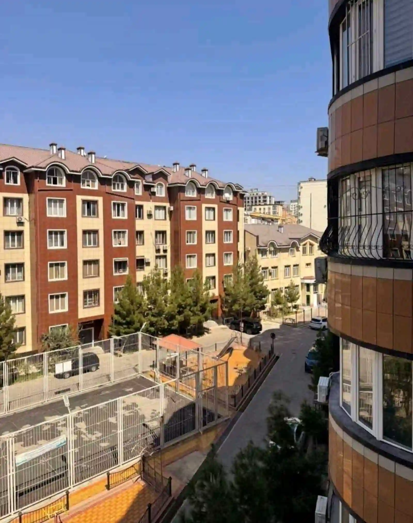 3-к квартира, 4 этаж, 92 м², Худжанд