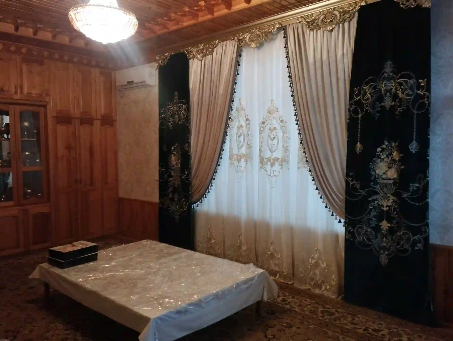 2 этажный, 9-комн. дом, 450 м², 7 соток, Файзи Истиклол