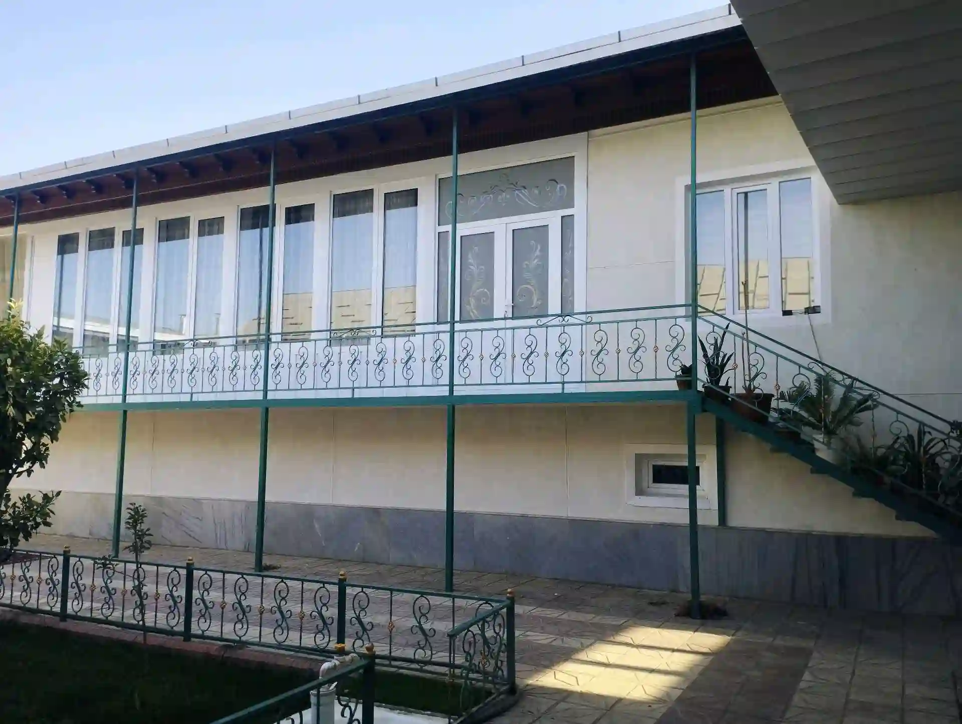 2 этажный, 9-комн. дом, 450 м², 7 соток, Файзи Истиклол