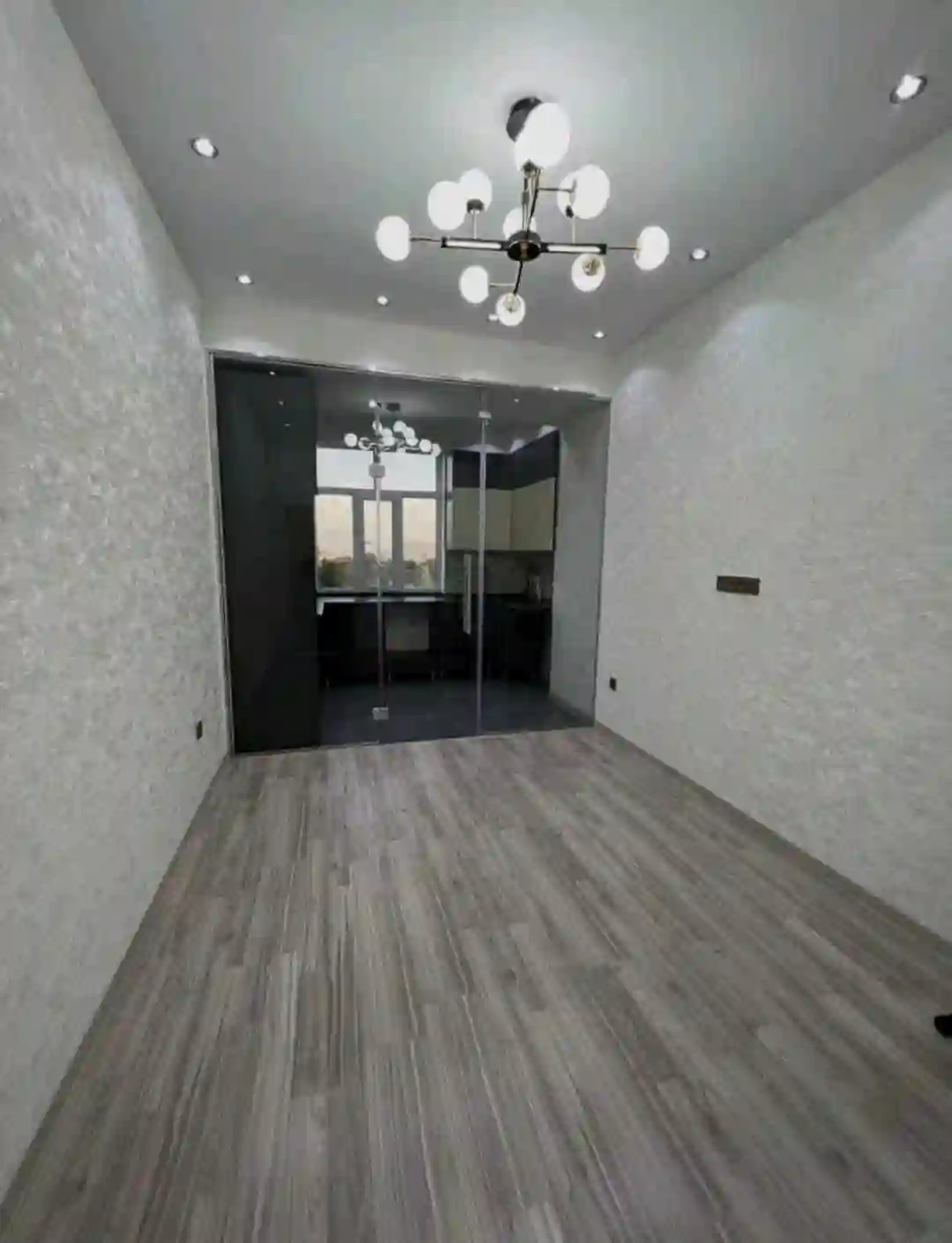 3-к квартира, 6 этаж, 77 м², Фирдавси