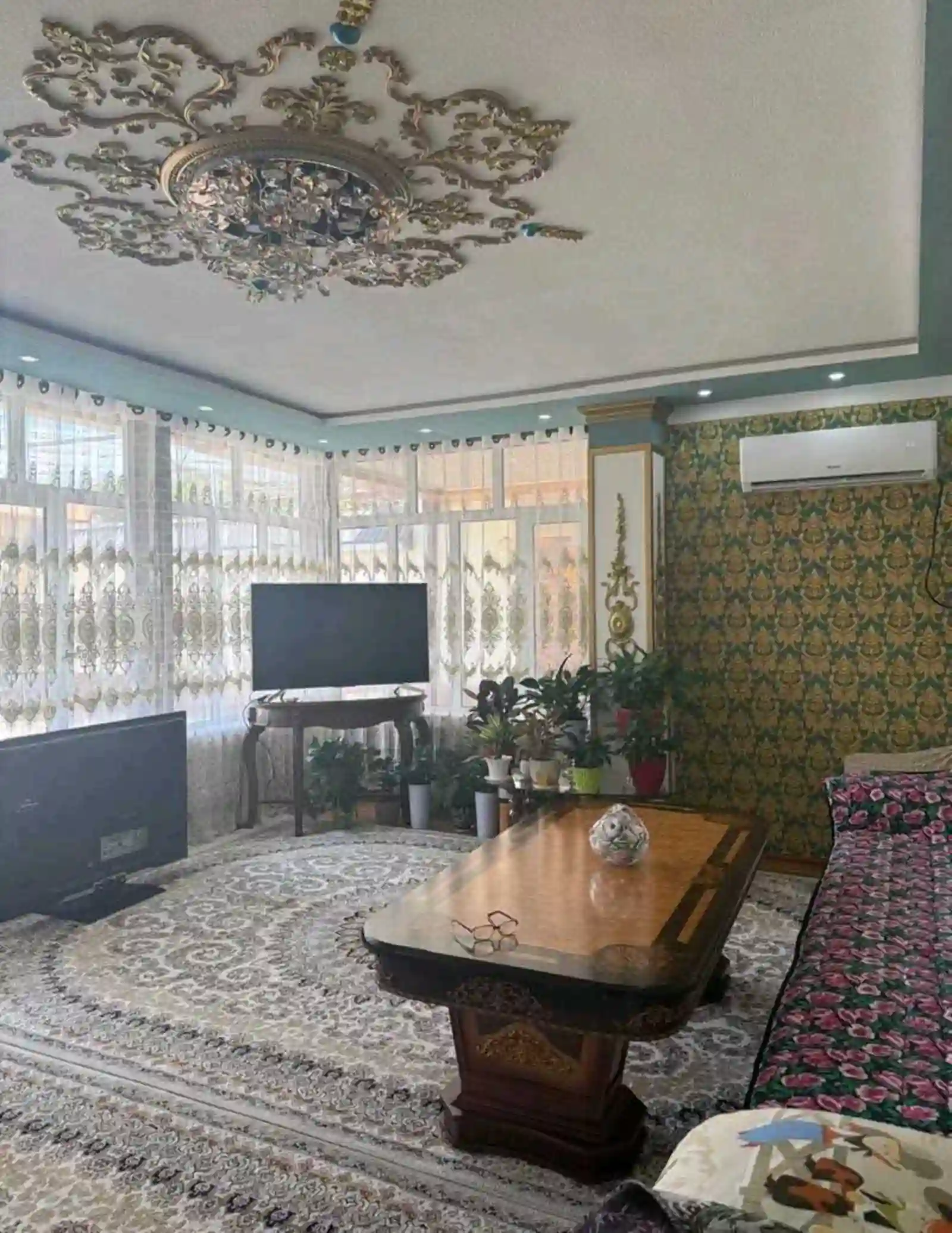 1 этажный, 6-комн. дом, 140 м², 5 соток, Худжанд