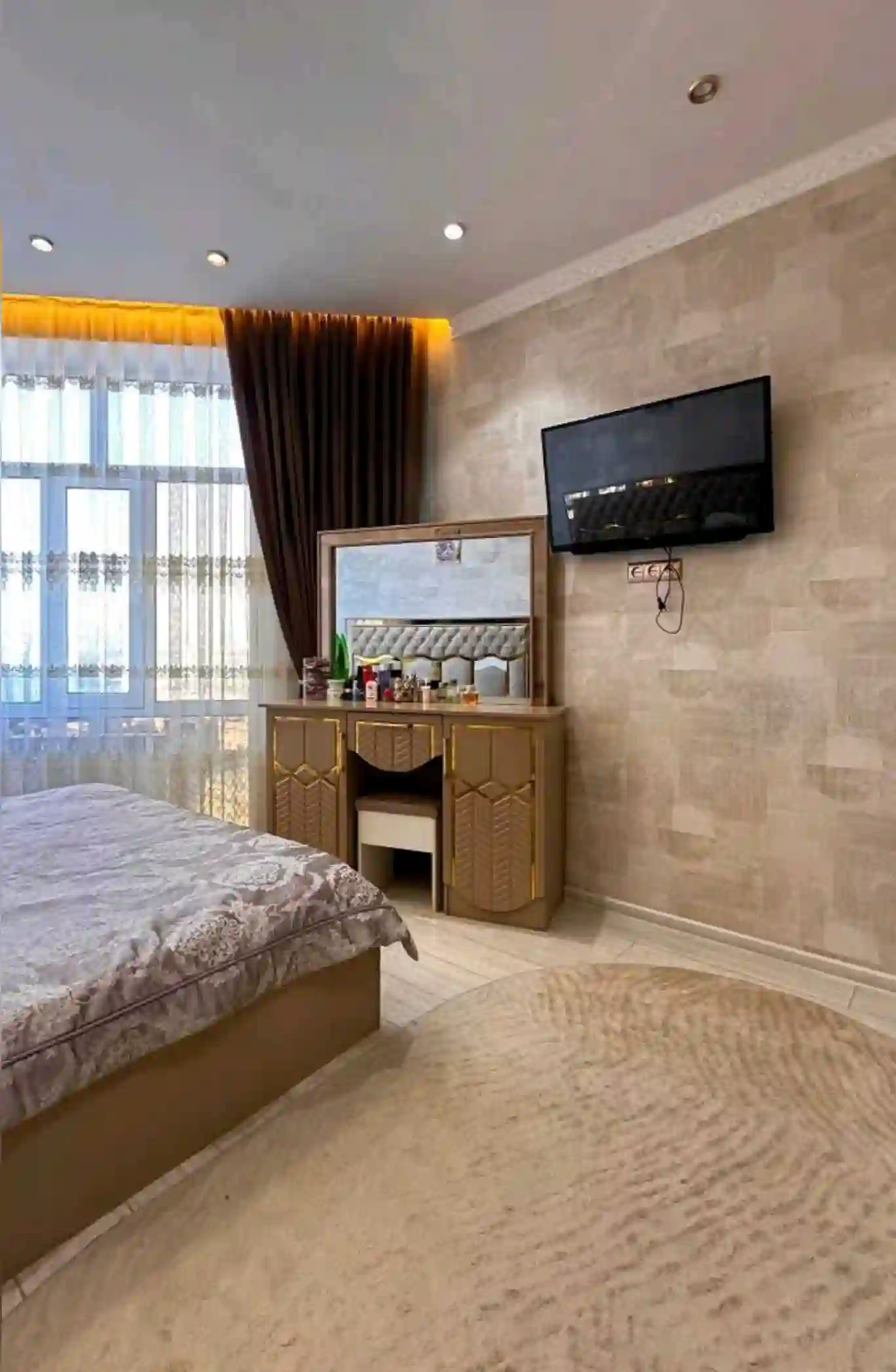 2-к квартира, 17 этаж, 73 м², Фирдавси