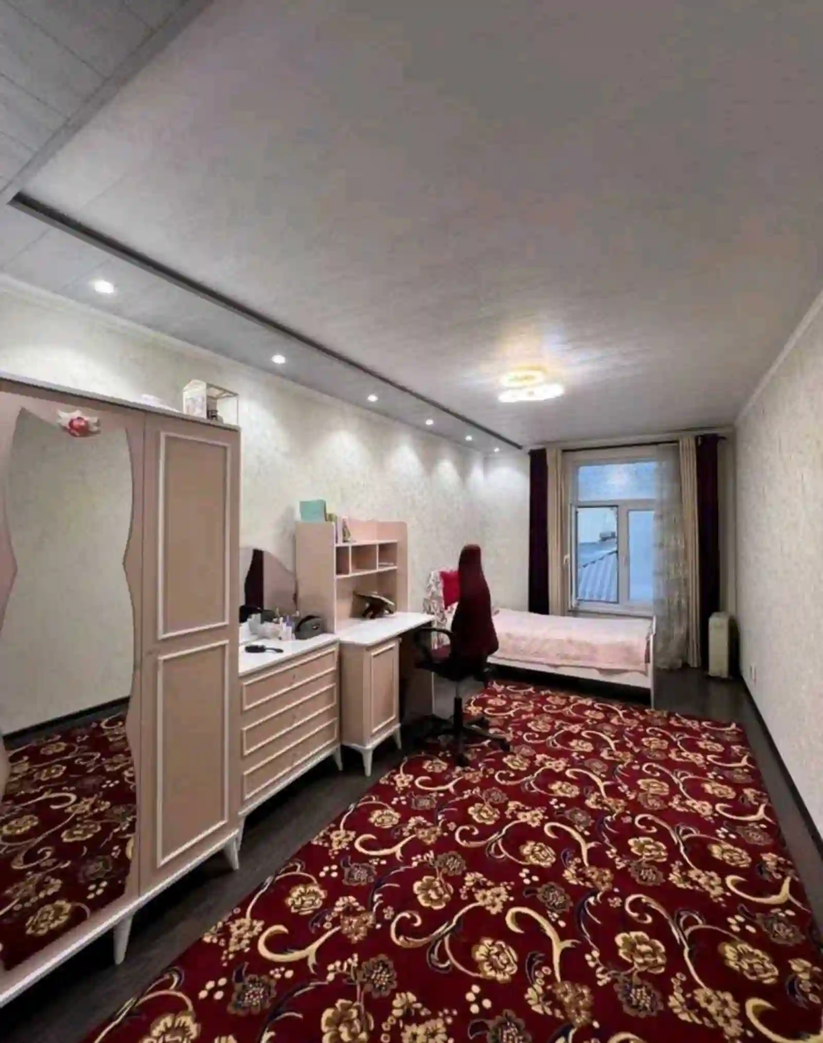 1 этажный, 10-комн. дом, 280 м², 3 соток, Сино