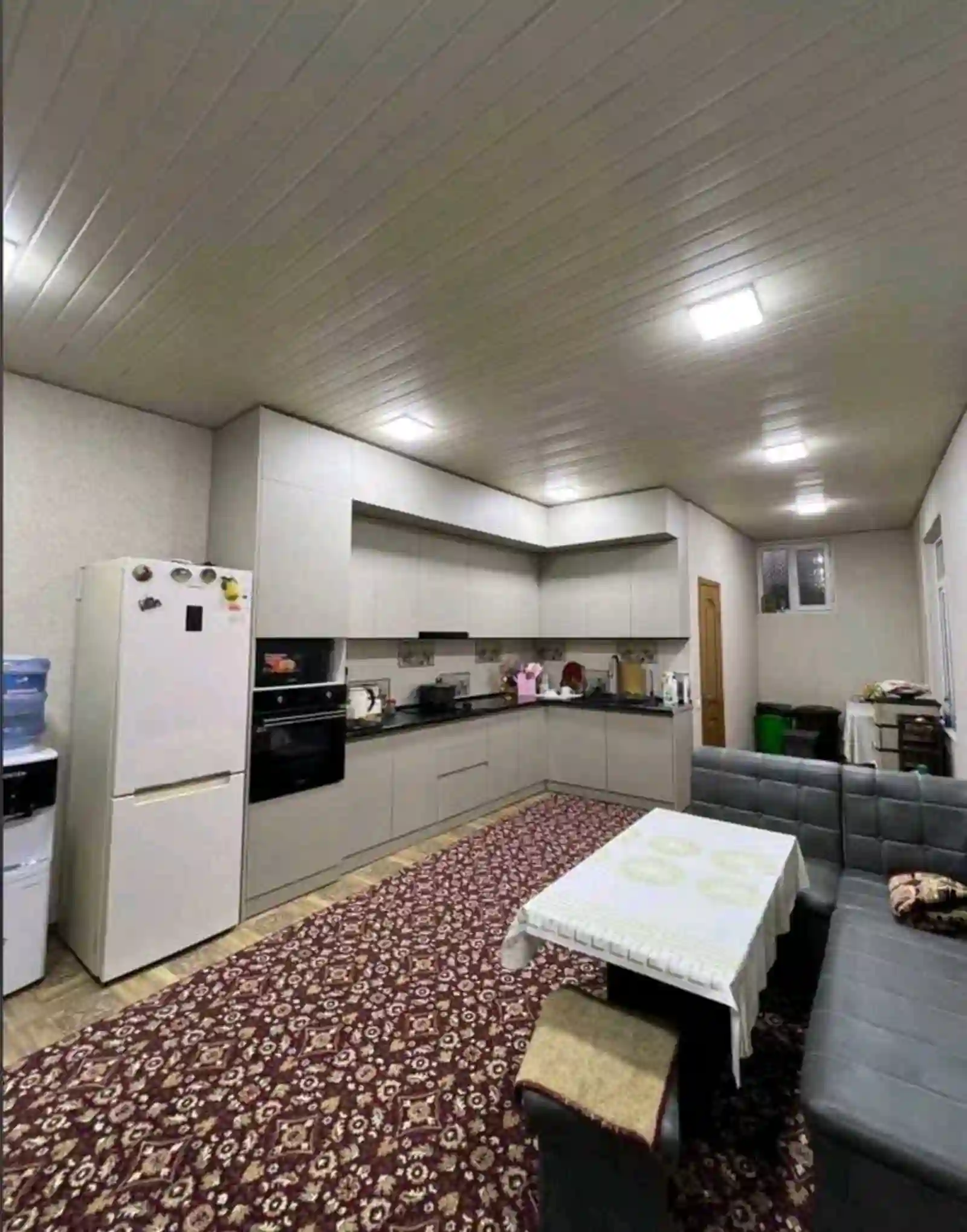1 этажный, 10-комн. дом, 280 м², 3 соток, Сино