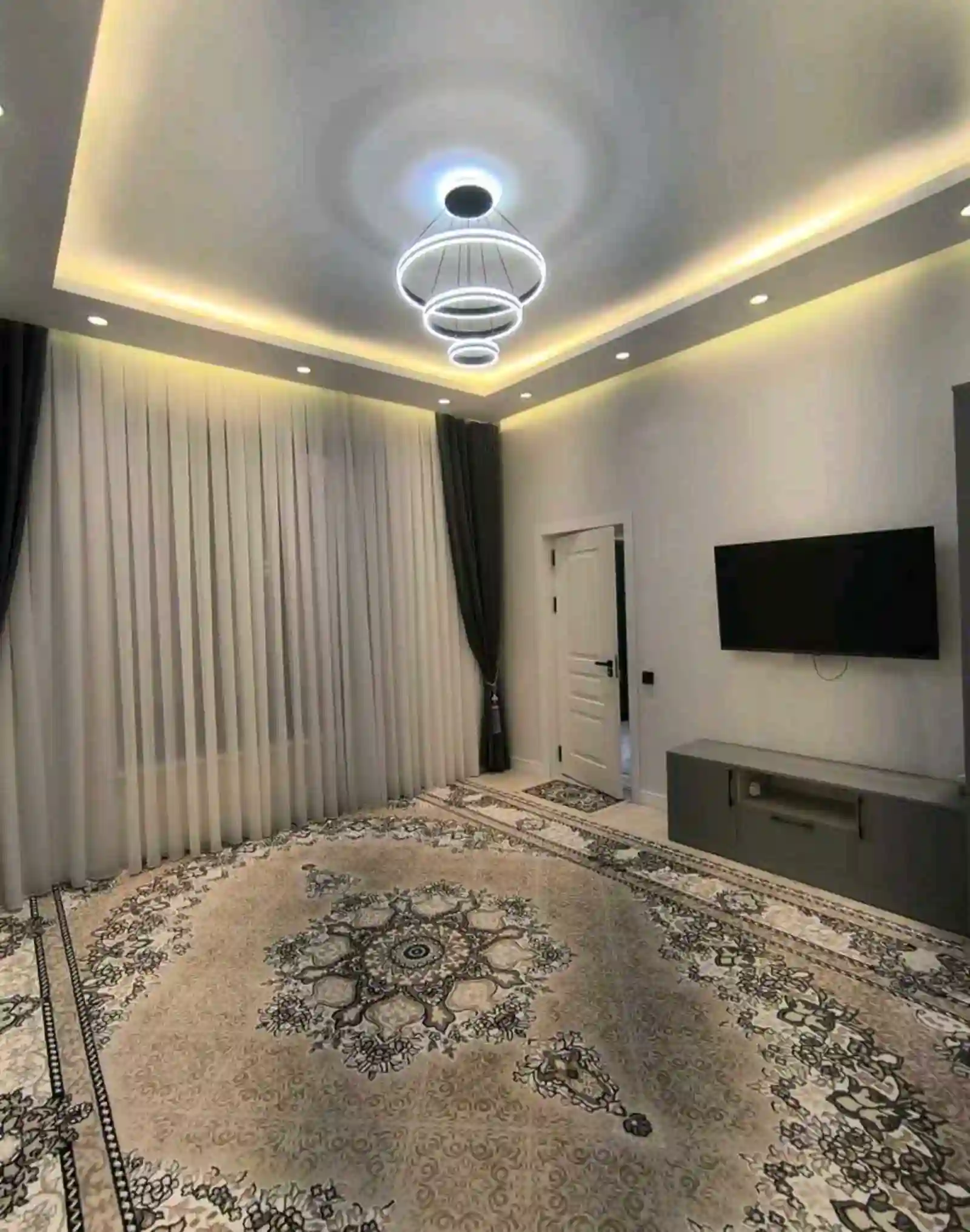 2 этажный, 5-комн. дом, 204 м², 4 соток, Фирдавси