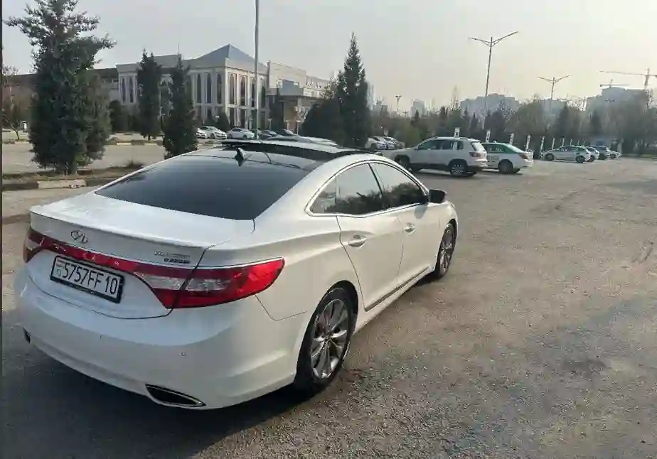Hyundai Grandeur 2012