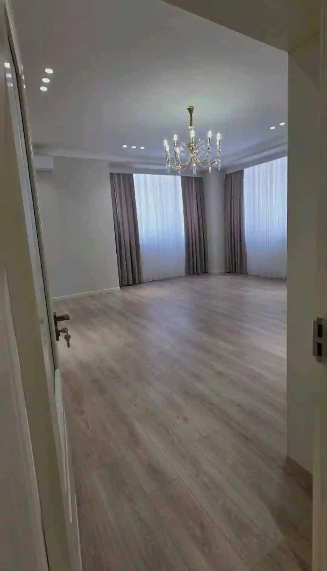 2-к квартира, 13 этаж, 107 м², Шохмансур