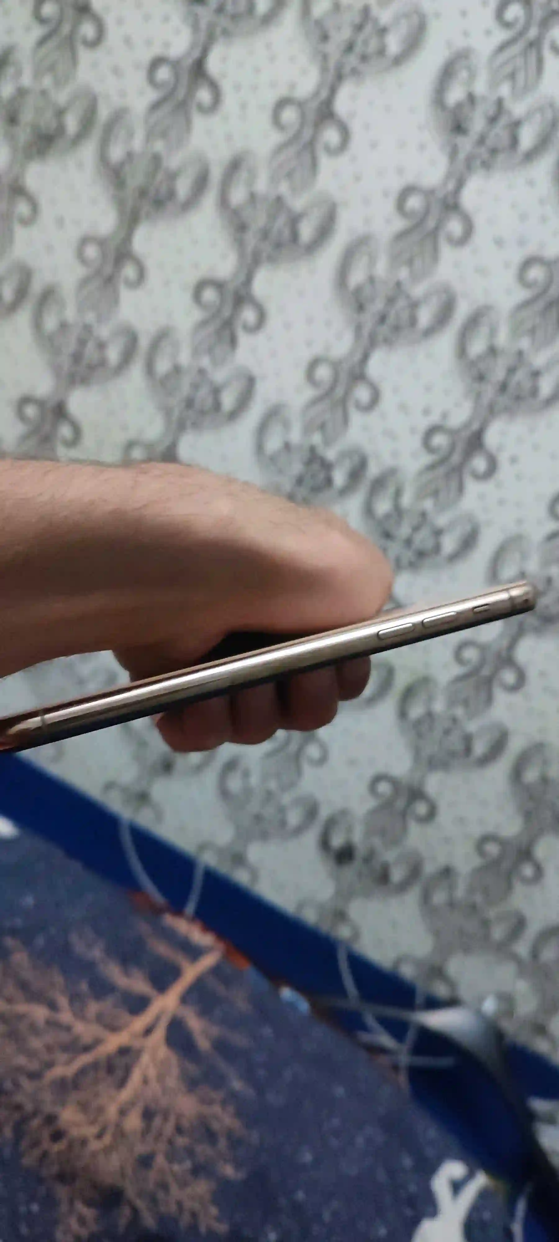 iPhone 11 Pro max 64gd gold colour 
