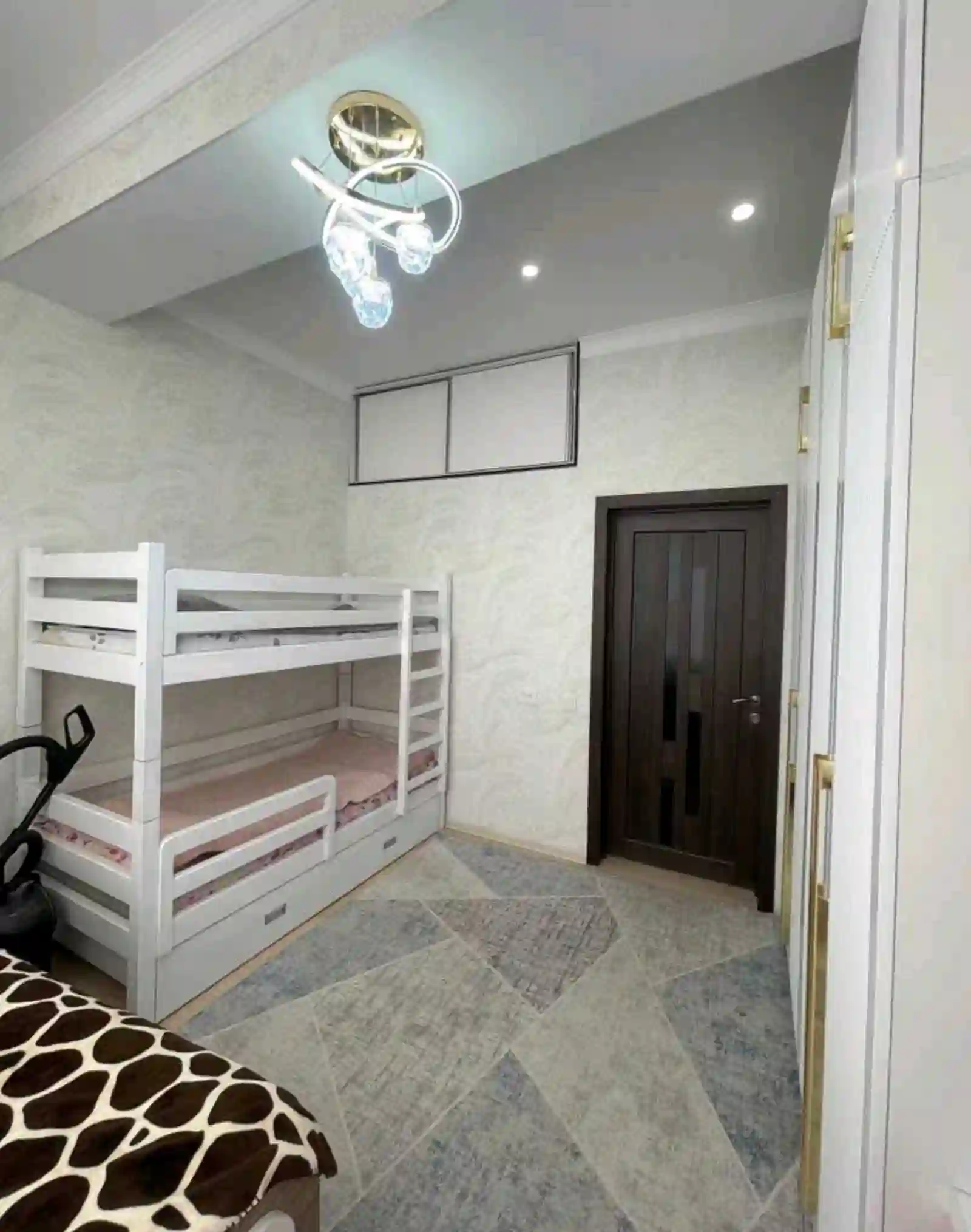3-к квартира, 3 этаж, 79 м², Шохмансур