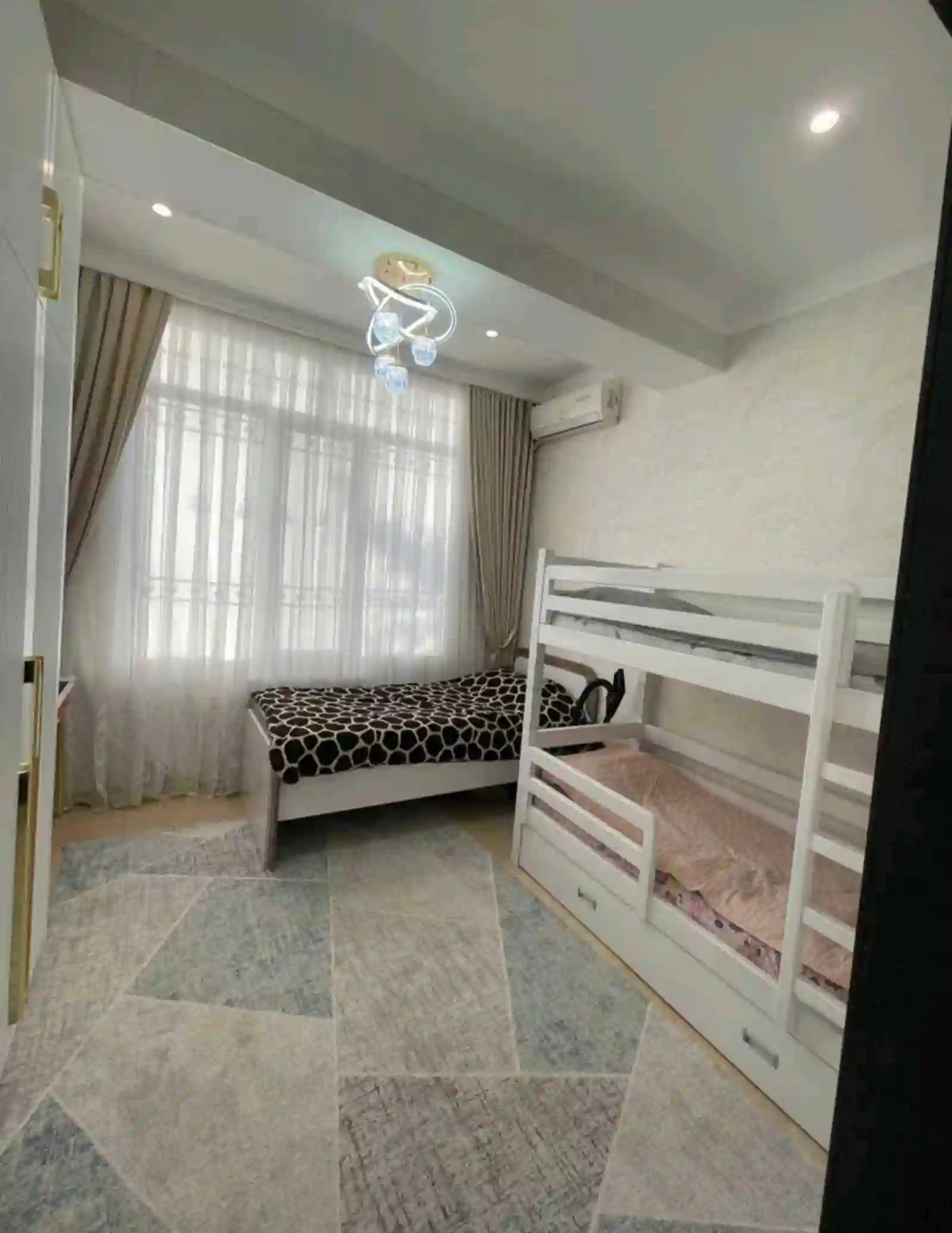 3-к квартира, 3 этаж, 79 м², Шохмансур