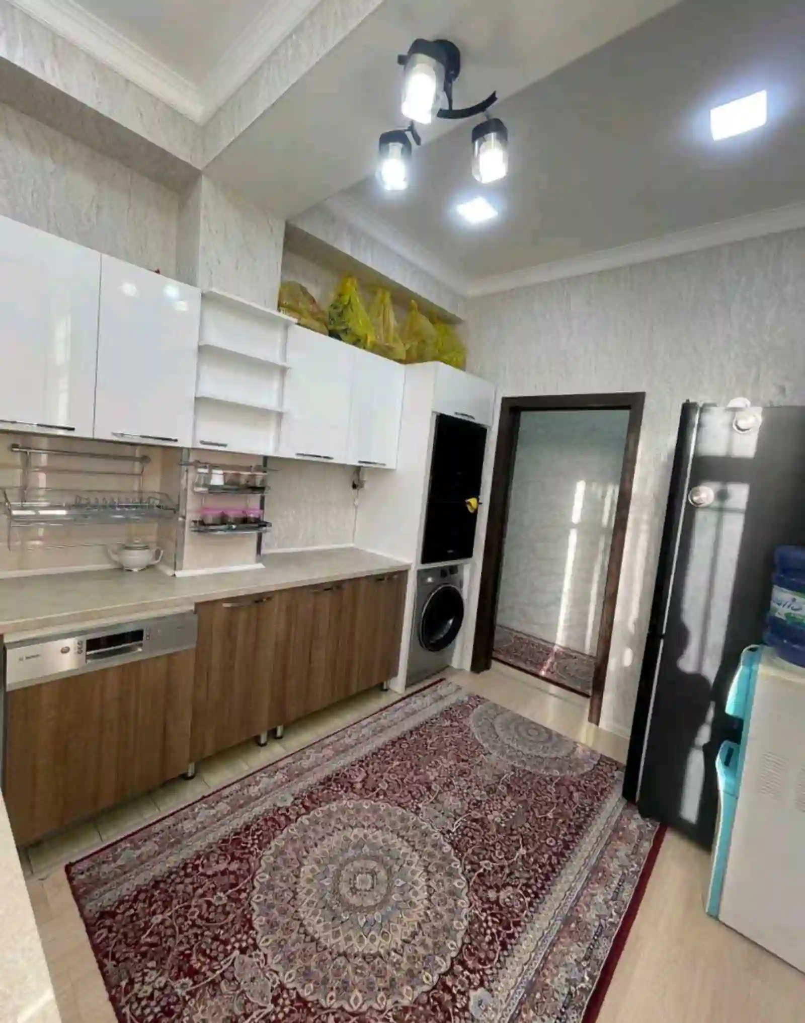 3-к квартира, 3 этаж, 79 м², Шохмансур