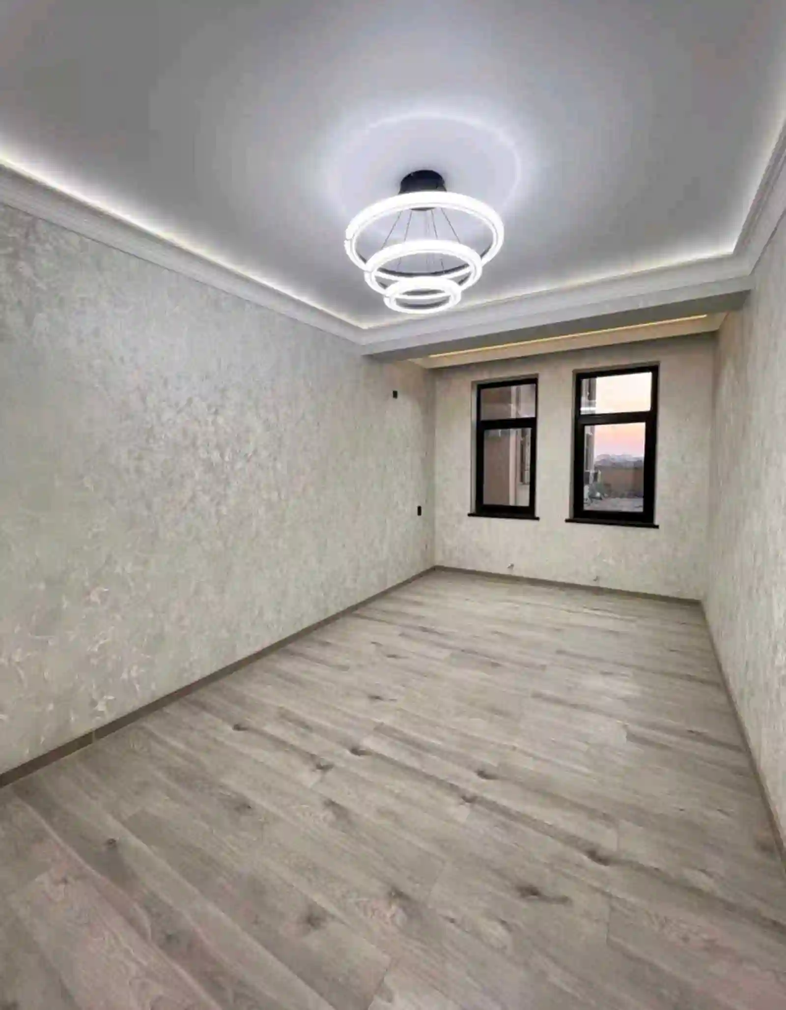 2-к квартира, 3 этаж, 63 м², Фирдавси