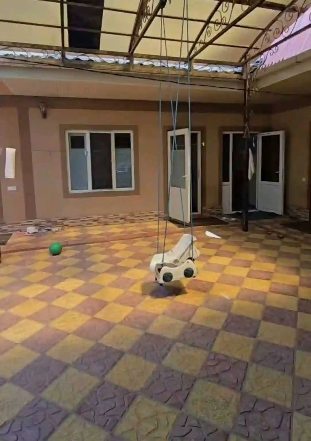 1 этажный, 5-комн. дом, 120 м², 10 соток, Сино