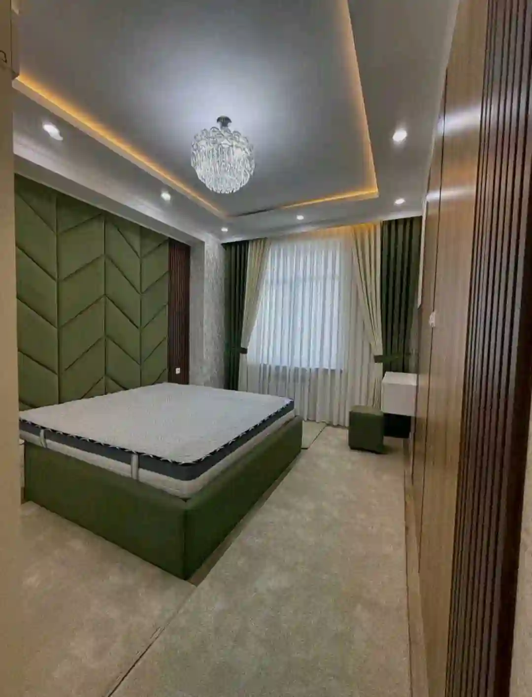3-к квартира, 10 этаж, 96 м², Фирдавси