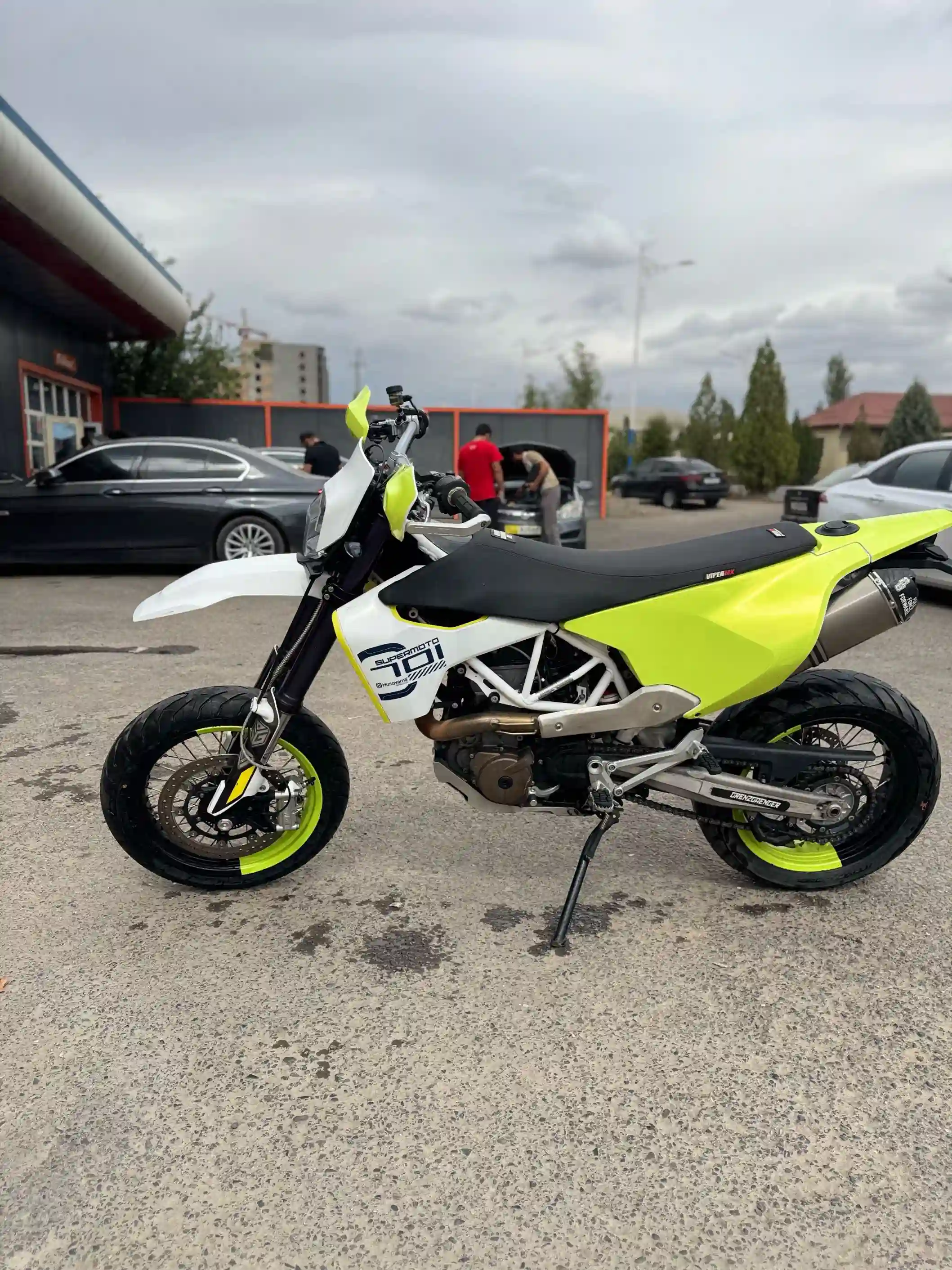 Huskvarna 701 supermoto 
