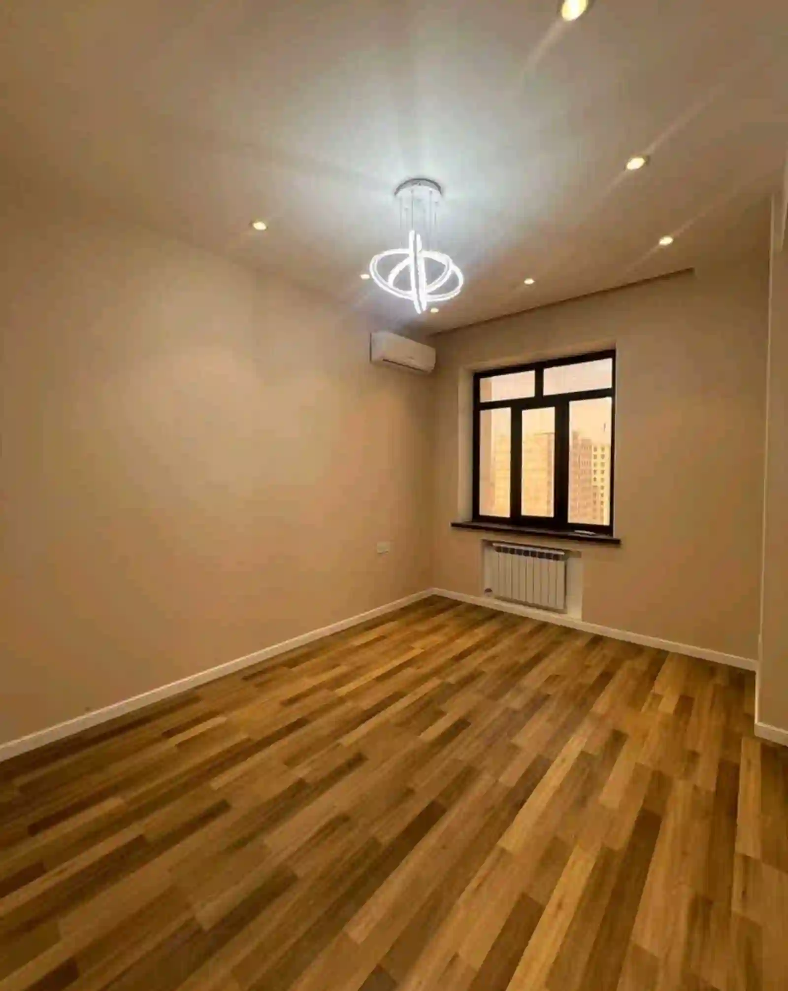 3-к квартира, 16 этаж, 90 м², Шохмансур