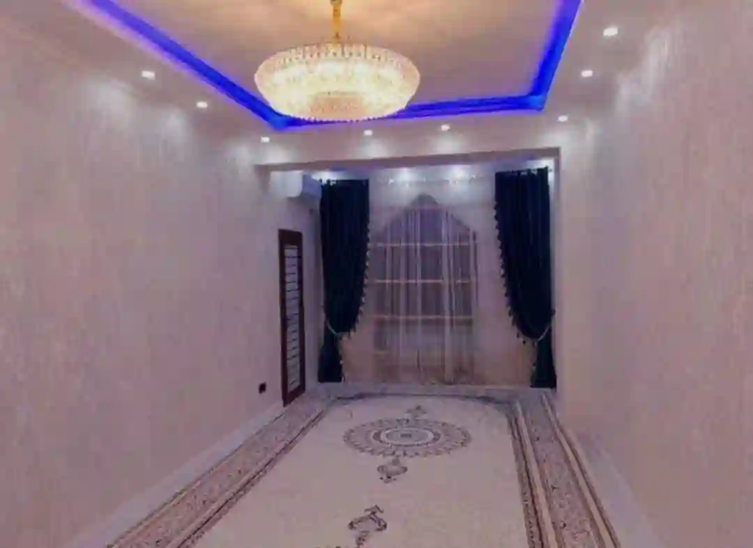 3-к квартира, 9 этаж, 120 м², Фирдавси
